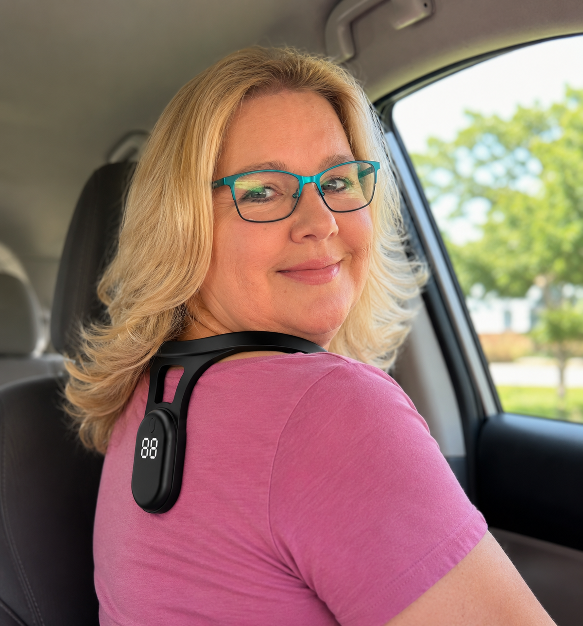Improve your posture, reduce back, neck, and shoulder pain, and stand taller with confidence. Designed for all-day comfort, this smart posture corrector gently trains your body into proper alignment while supporting your daily activities.