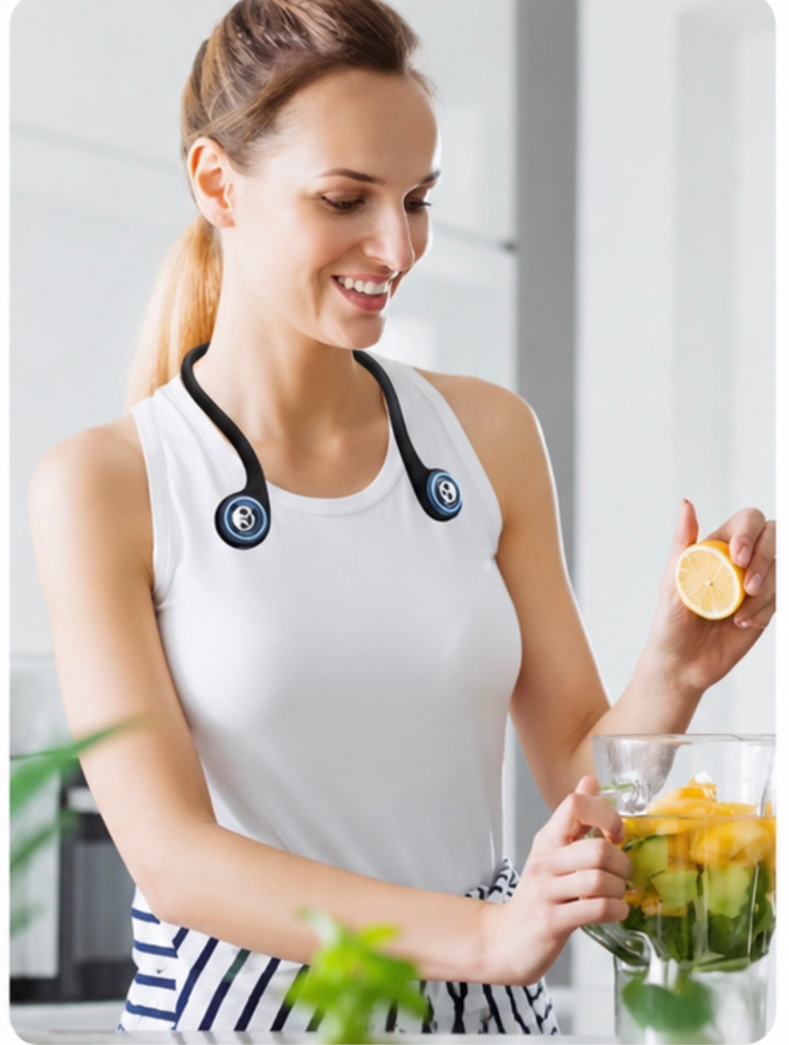 Improve your posture, reduce back, neck, and shoulder pain, and stand taller with confidence. Designed for all-day comfort, this smart posture corrector gently trains your body into proper alignment while supporting your daily activities.
