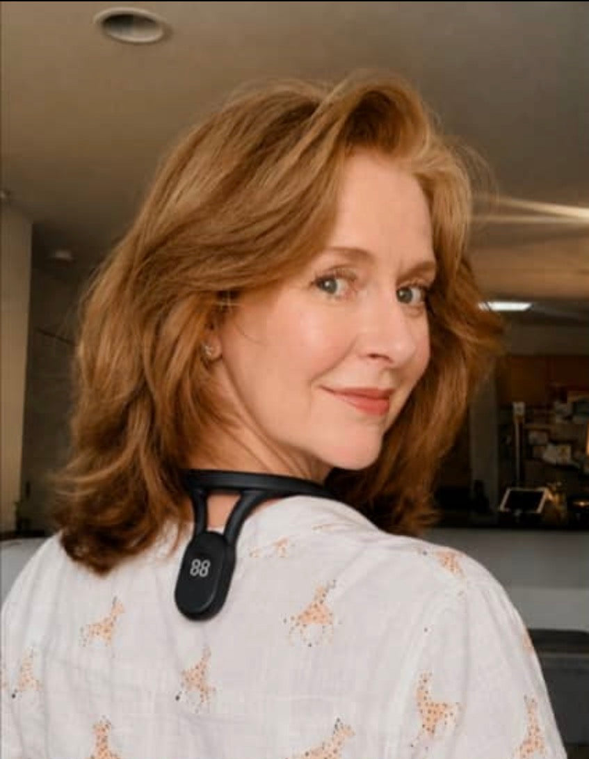 Improve your posture, reduce back, neck, and shoulder pain, and stand taller with confidence. Designed for all-day comfort, this smart posture corrector gently trains your body into proper alignment while supporting your daily activities.