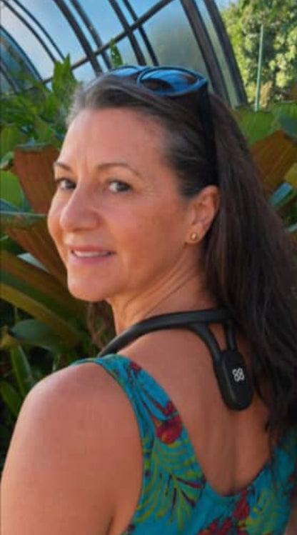 Improve your posture, reduce back, neck, and shoulder pain, and stand taller with confidence. Designed for all-day comfort, this smart posture corrector gently trains your body into proper alignment while supporting your daily activities.