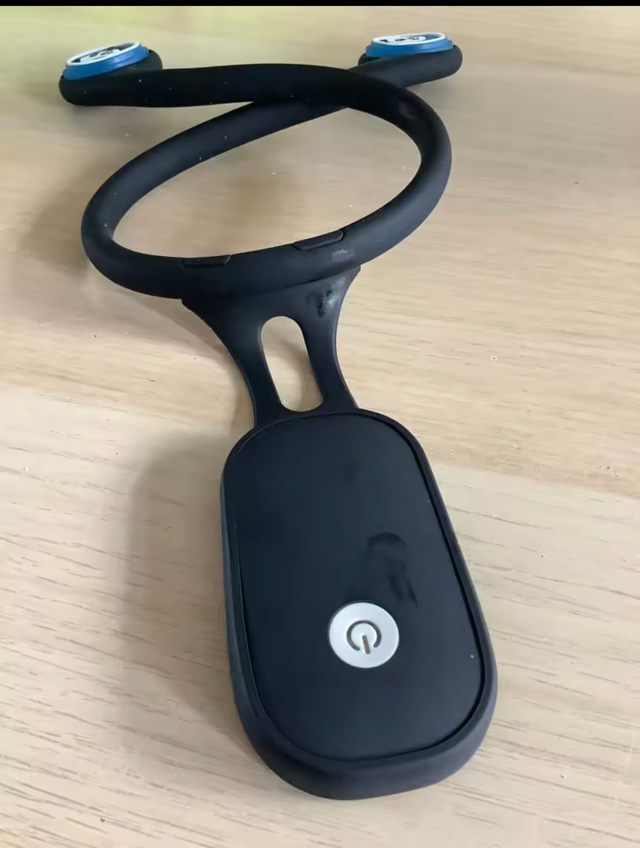 Smart Posture Corrector Stand taller and feel more confident with a smart posture corrector designed for all-day wear. It gently reminds you to reset your posture throughout the day, helping you build better habits.